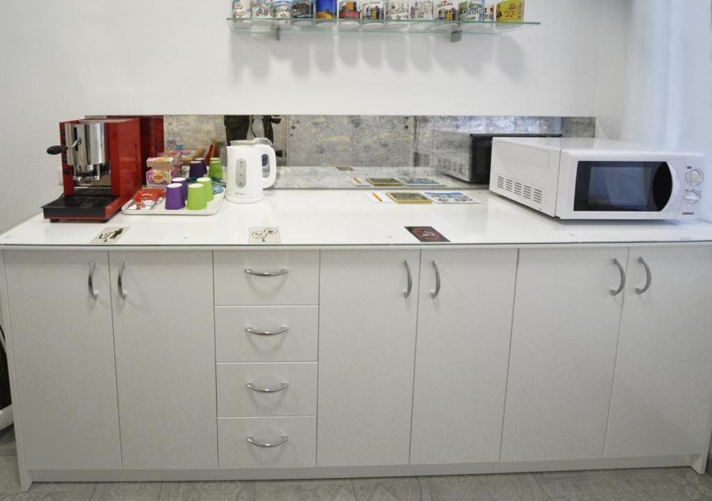 טיראנה Konak Rooms L Skanderbeg Square מראה חיצוני תמונה